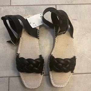 H & M sandals